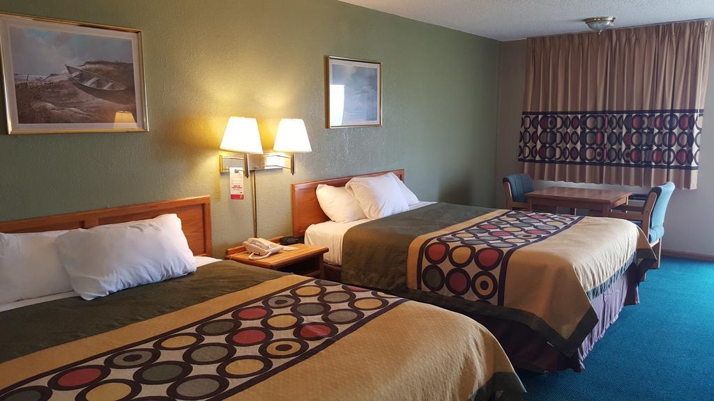 Budgetel Inn & Suites Butler 외부 사진