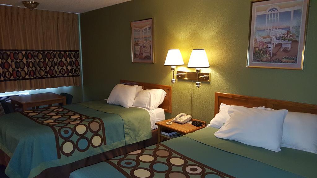 Budgetel Inn & Suites Butler 외부 사진