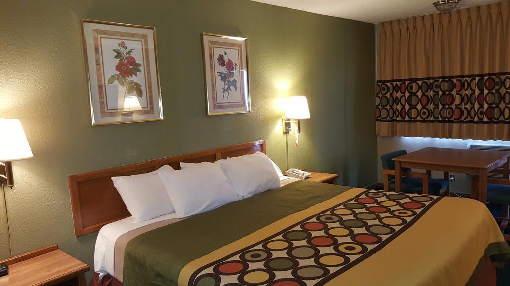 Budgetel Inn & Suites Butler 외부 사진
