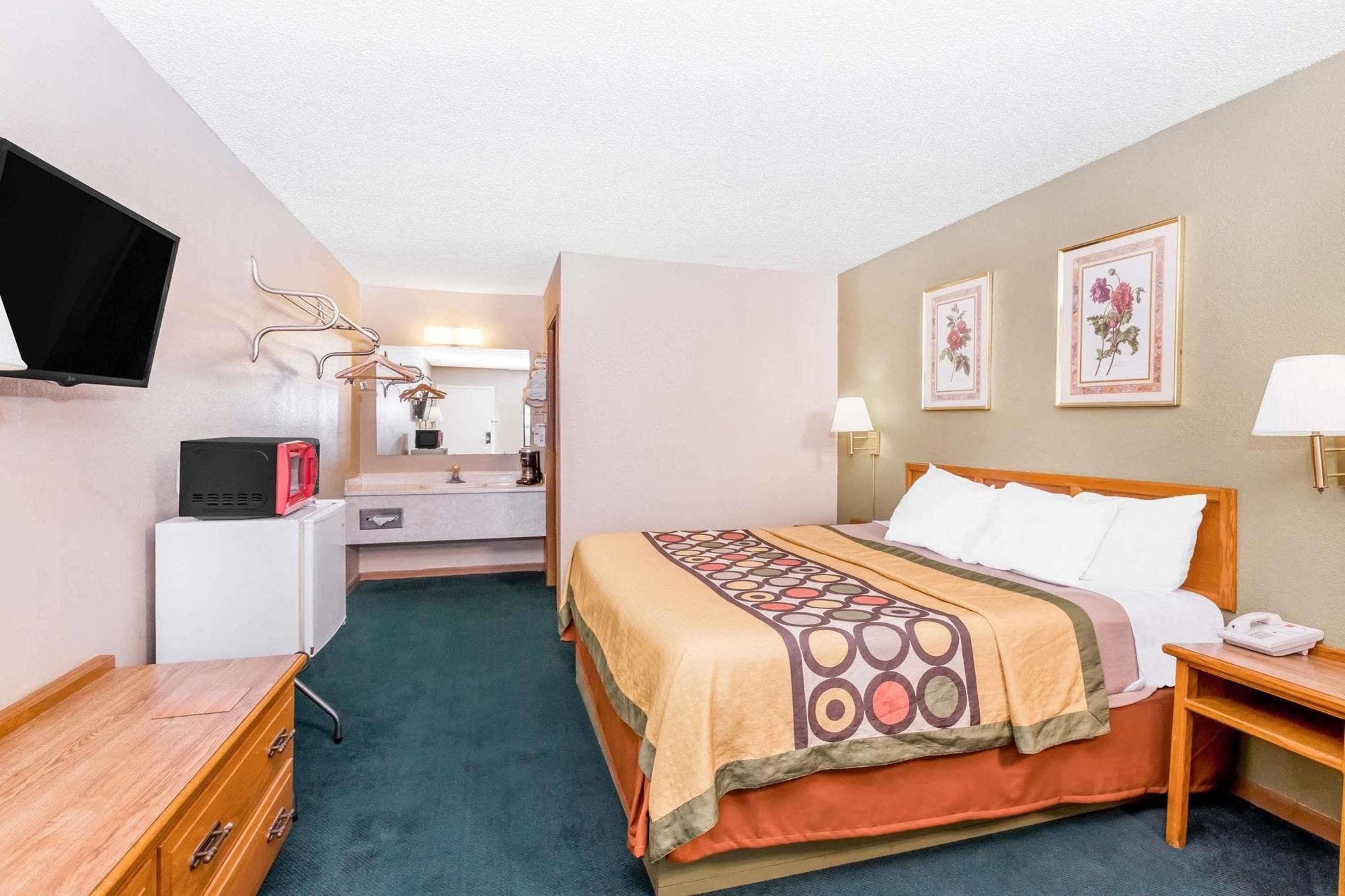 Budgetel Inn & Suites Butler 외부 사진