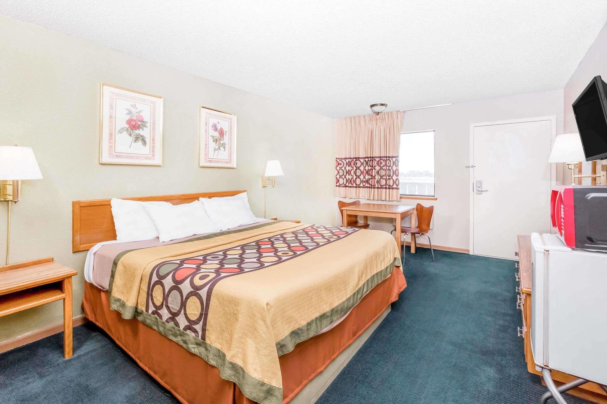 Budgetel Inn & Suites Butler 외부 사진